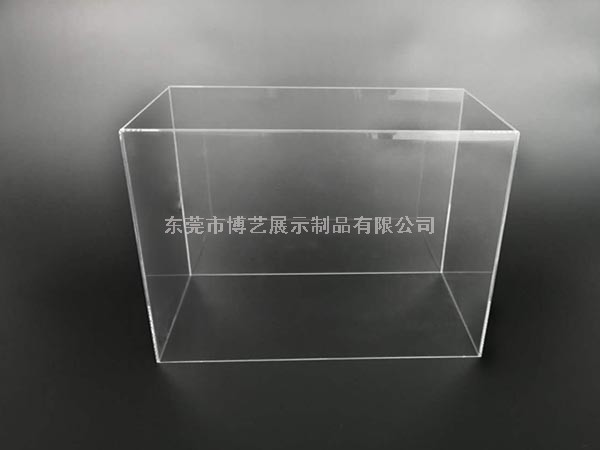 一個亞克力魚缸它比普通玻璃魚缸有著什么樣的優(yōu)勢呢？